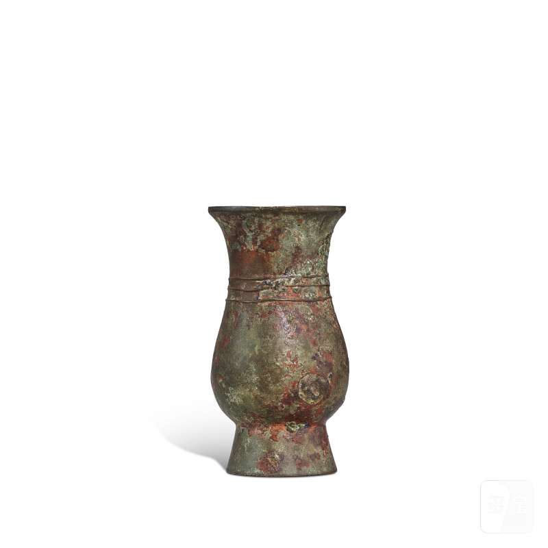 An inscribed archaic bronze ritual wine vessel, zhi, Late Shang dynasty | 商晚期 青銅辛父山觶 - 图2